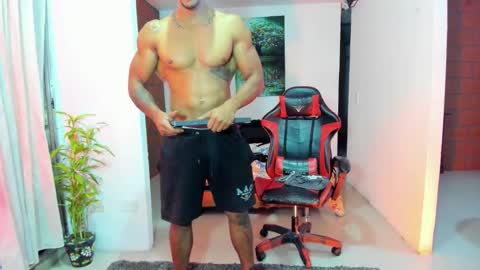 Adam Valencia online show from September 28, 3:15 am