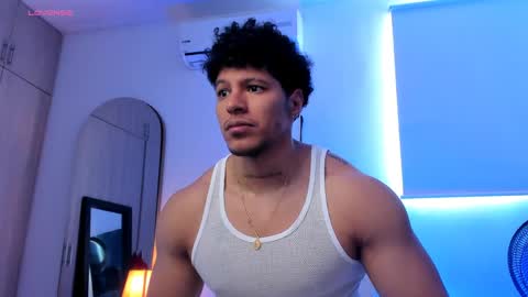 adambrocs1 online show from April 4, 4:03 pm