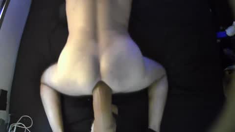 Snapshot of adamineve chatting on October 24, 3:57 pm adamineve online show from October 24, 3:57 pm