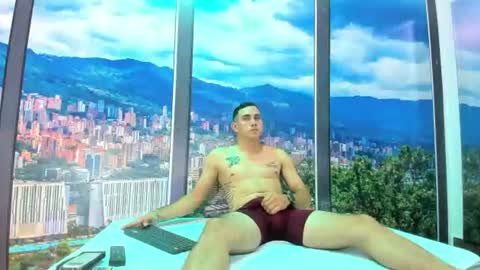 adammendoza34 online show from July 14, 3:00 am
