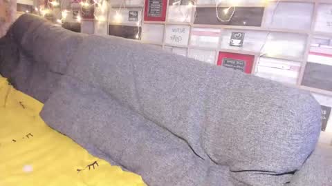 Victoria online show from December 11, 2:30 am