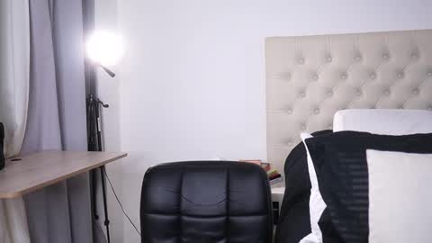 Adan Johns online show from February 11, 5:16 am