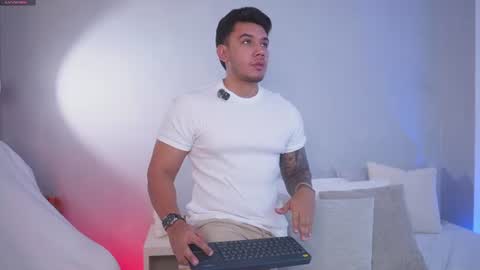 Adan Johns online show from July 12, 11:30 pm