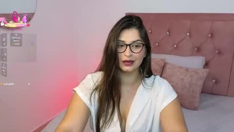 Snapshot of adara_lennox chatting on February 24, 9:09 pm ADARA  online show from February 24, 9:09 pm
