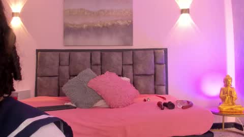 adela online show from November 5, 6:15 am