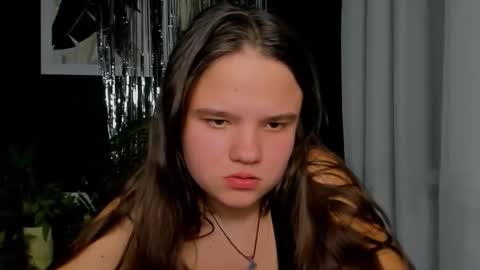 adelecruzz online show from March 13, 5:16 pm