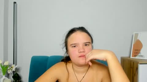 adelecruzz online show from October 20, 7:57 am