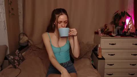 Lina online show from March 6, 2:08 pm