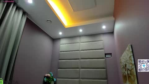 Adeline Perle online show from October 21, 1:11 am