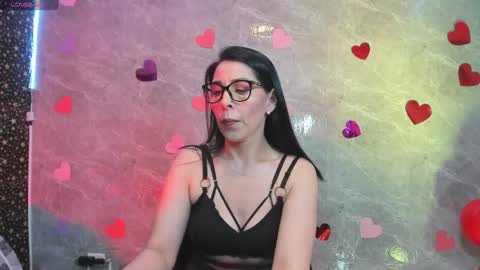 Adellelennoxx online show from June 2, 8:49 am
