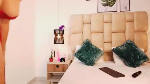 AdharaSmithh online show from March 7, 8:00 pm