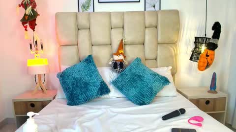 AdharaSmithh online show from October 27, 7:25 pm