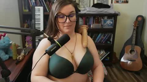 adobe_angel304 online show from February 22, 9:37 pm