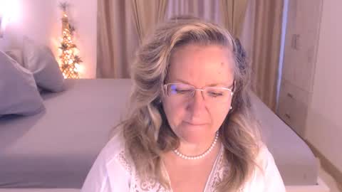 Cryna online show from November 18, 6:38 am