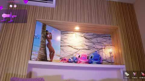 Snapshot of adri_crof chatting on October 17, 5:00 am Adri crof online show from October 17, 5:00 am