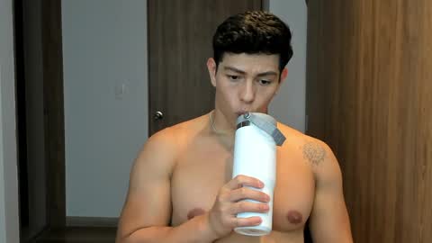 Adrian del Mar online show from April 30, 6:02 pm