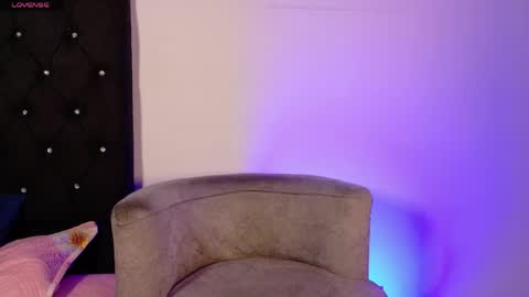 adriel_escalante online show from May 31, 3:05 am