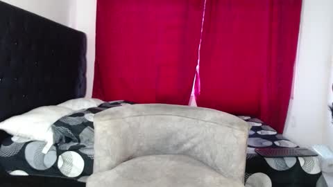 adriel_escalante online show from January 11, 7:31 pm