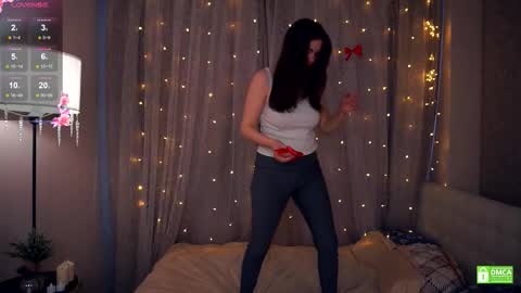 Lana  1800 - 0330 UTC   Mia 0700- 1630 UTC online show from December 23, 6:30 am