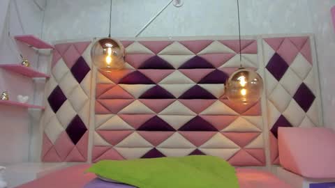 Ana online show from March 11, 3:02 pm