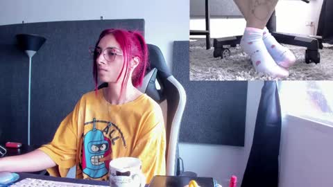 Agata Collinss online show from April 6, 3:46 pm