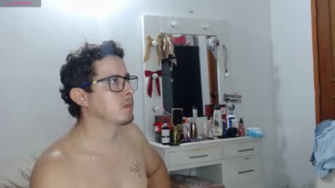 independent model online show from February 15, 6:26 am