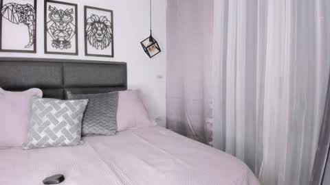 Sara Mesa online show from February 20, 1:38 am