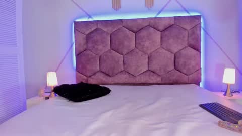 Aggy online show from February 1, 11:37 pm