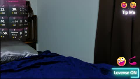 Blue Eyed Handsome Man online show from May 30, 12:31 am