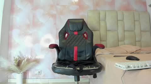 karoline  online show from March 6, 11:42 pm