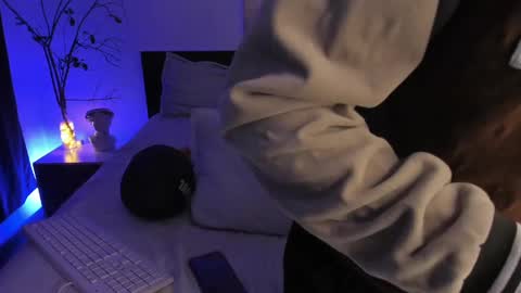 Snapshot of aidan_hale chatting on February 20, 3:12 am A H  online show from February 20, 3:12 am