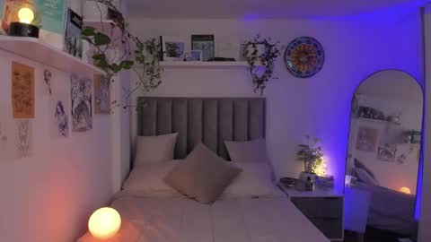 Snapshot of aidan_hale chatting on September 20, 2:47 am A H  online show from September 20, 2:47 am