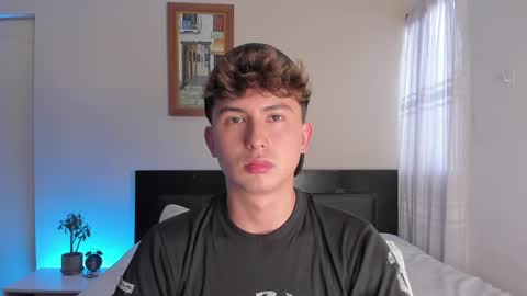 Snapshot of aidan_hale chatting on December 22, 10:04 pm A H  online show from December 22, 10:04 pm