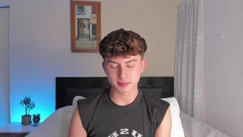 Snapshot of aidan_hale chatting on December 23, 1:08 am A H  online show from December 23, 1:08 am