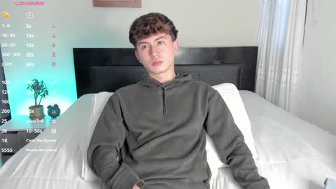 Snapshot of aidan_hale chatting on December 29, 10:47 pm A H  online show from December 29, 10:47 pm