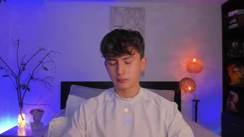 Snapshot of aidan_hale chatting on February 21, 4:40 am A H  online show from February 21, 4:40 am