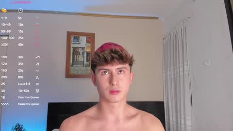 Snapshot of aidan_hale chatting on December 27, 11:42 pm A H  online show from December 27, 11:42 pm