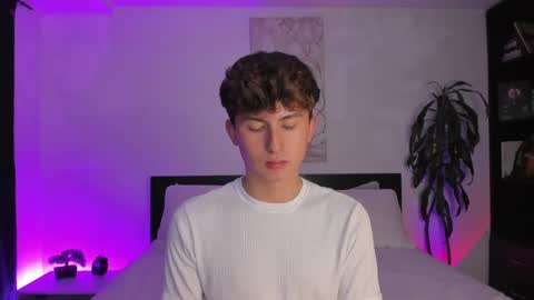 Snapshot of aidan_hale chatting on January 21, 2:33 am A H  online show from January 21, 2:33 am