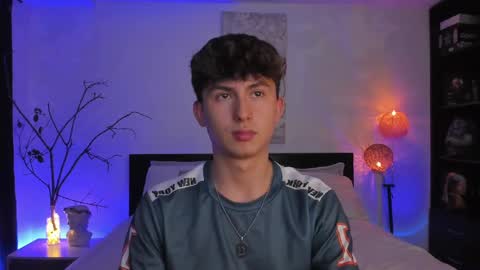 Snapshot of aidan_hale chatting on February 27, 3:40 am A H  online show from February 27, 3:40 am