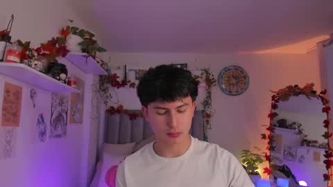 Snapshot of aidan_hale chatting on October 22, 2:04 am A H  online show from October 22, 2:04 am