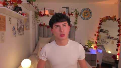 Snapshot of aidan_hale chatting on October 17, 2:48 am A H  online show from October 17, 2:48 am