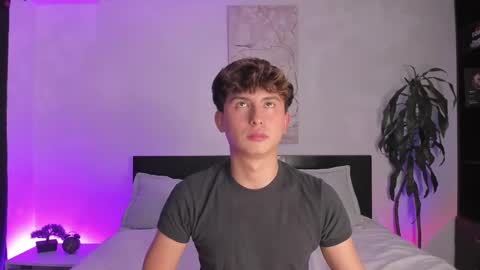 Snapshot of aidan_hale chatting on January 16, 2:19 am A H  online show from January 16, 2:19 am