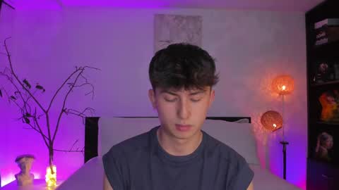 Snapshot of aidan_hale chatting on February 16, 1:58 am A H  online show from February 16, 1:58 am