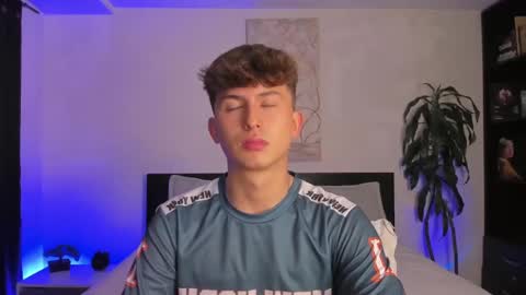 Snapshot of aidan_hale chatting on February 2, 11:53 pm A H  online show from February 2, 11:53 pm