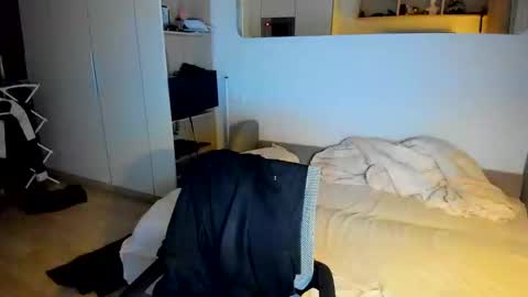 Aiden Sensual online show from April 2, 2:41 am