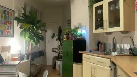 Spicyla online show from December 3, 5:35 pm