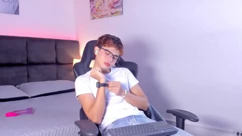 Aiden  online show from October 10, 1:17 pm