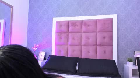 Ailen online show from November 11, 1:24 pm