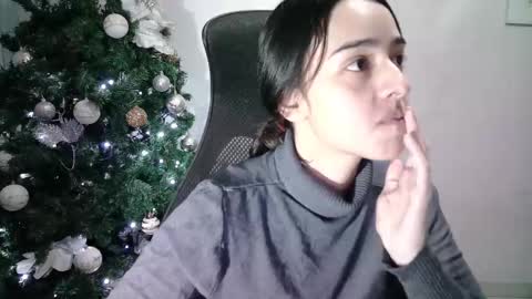 Snapshot of aineangeel chatting on January 25, 12:48 am AINE online show from January 25, 12:48 am