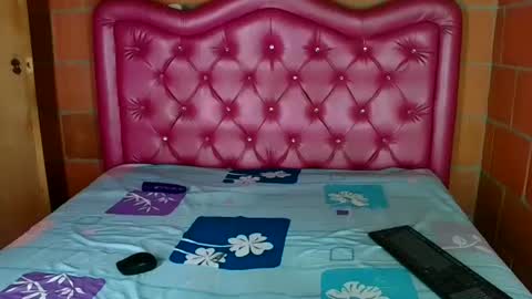 aisha koswell3 online show from September 15, 5:36 pm